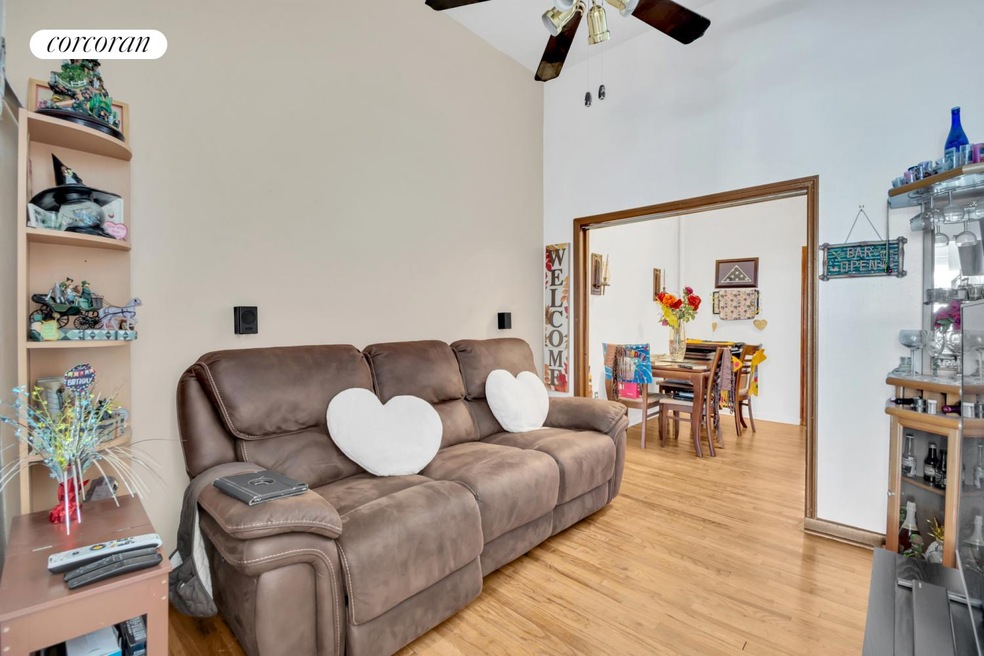 543 Graham Ave unit 1 R, Brooklyn, NY 11222 - photo 1