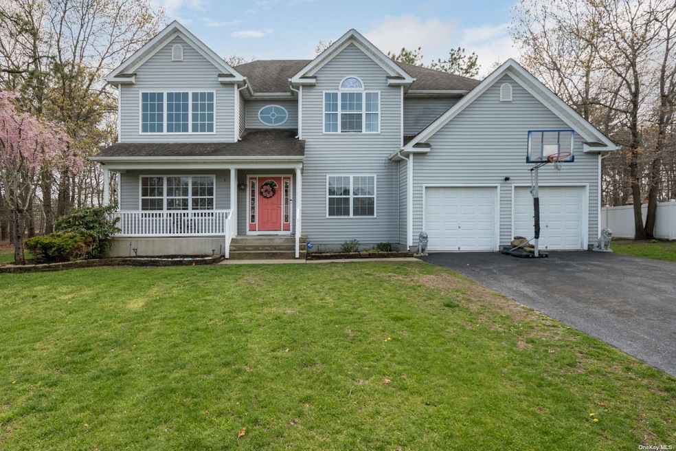 8 Bloomington St, Medford, NY 11763 - photo 1