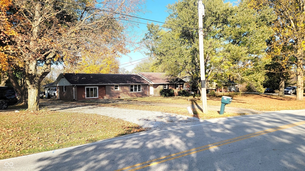 1611 E Range Line Rd, Greencastle, IN 46135 - photo 1