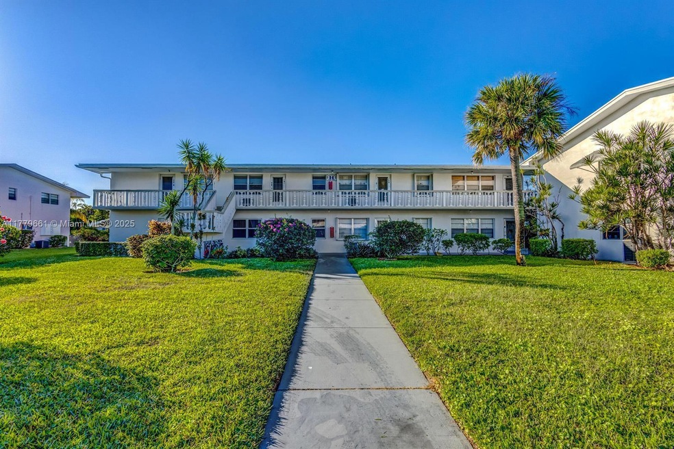 174 Coventry H unit 174, West Palm Beach, FL 33417 - photo 1