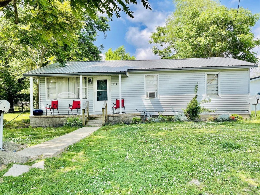 211 Tennessee Ave, New Madrid, MO 63869 - photo 1