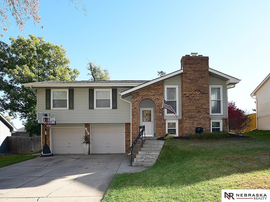 808 Chisholm Trail, Papillion, NE 68046 - photo 1