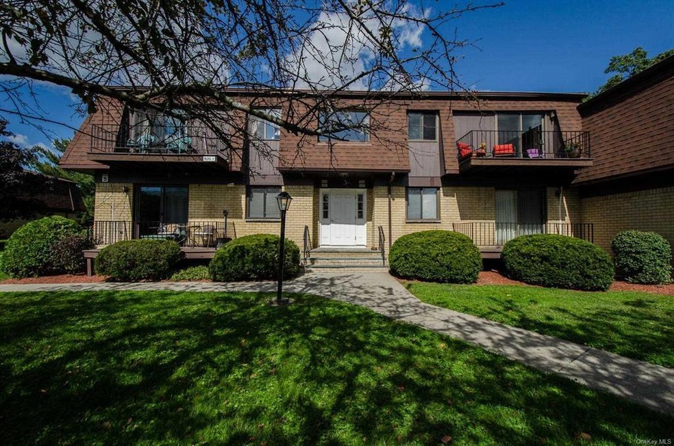 506 Cherry Hill Dr, Poughkeepsie, NY 12603 - photo 1