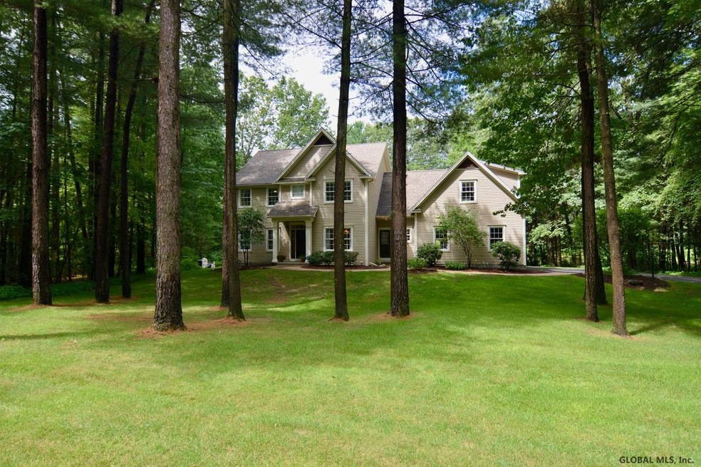 8 Huntington Ct, Saratoga Springs, NY 12866 - photo 1