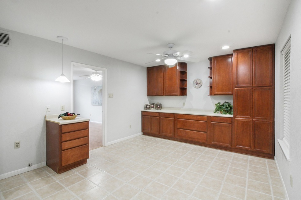 Open dining/ kitchen