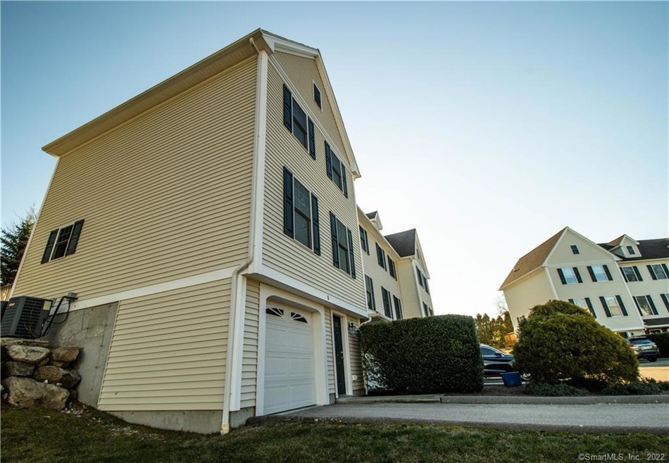 5 Mitchell St unit 13, Pawcatuck, CT 06379 - photo 1