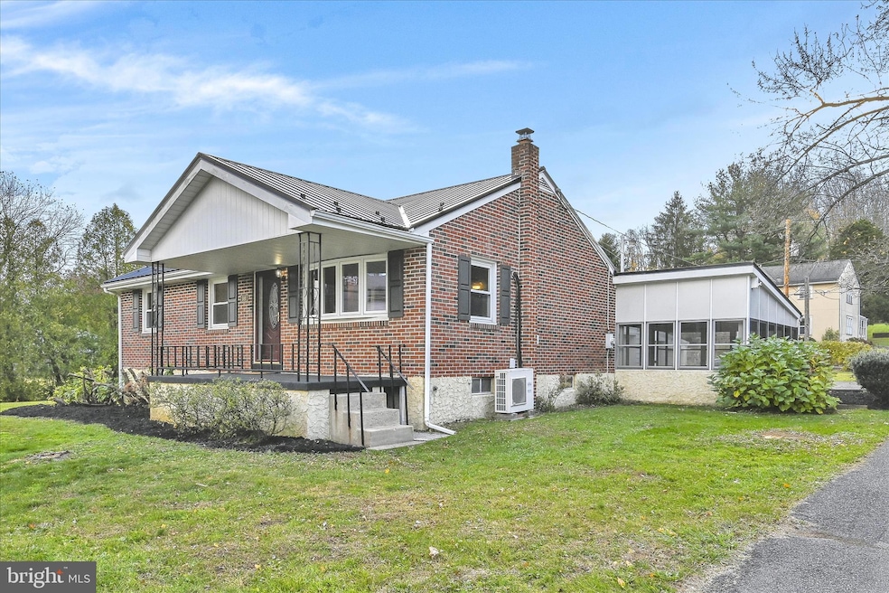 986 Fritztown Rd, Reading, PA 19608 - photo 1