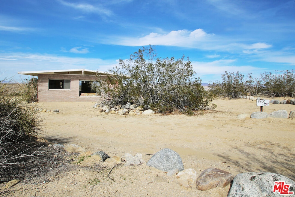 71322 Barnes Rd, Twentynine Palms, CA 92277 - photo 1