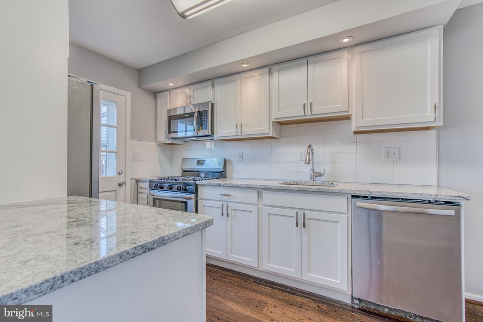 531 Grovethorn Rd, Middle River, MD 21220 - photo 1