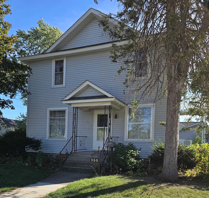 850 Oak St, Wisconsin Rapids, WI 54494 - photo 1