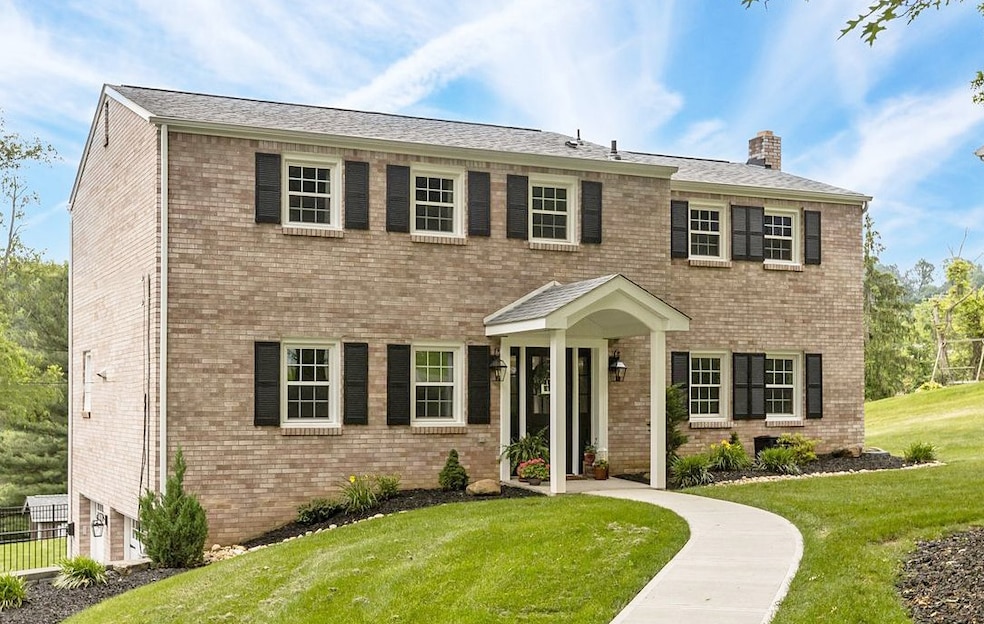 Totally updated! Convenient, desired Stonehenge ne