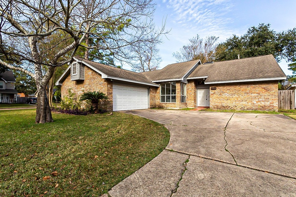 15426 Sterling Lake Dr, Houston, TX 77095 - photo 1