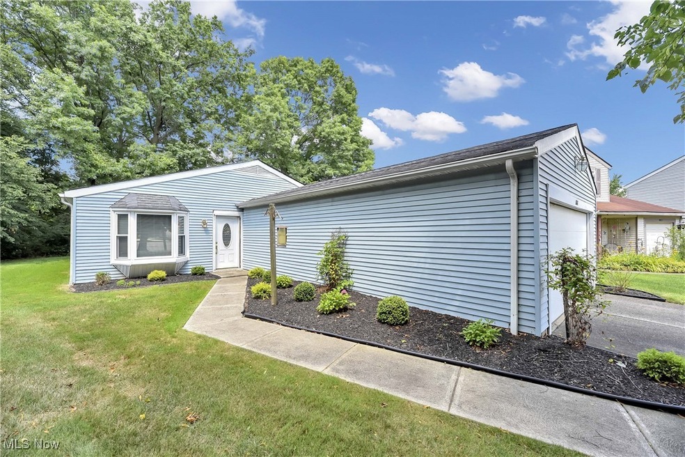 8847 Holly Ln unit 41, Olmsted Falls, OH 44138 - photo 1