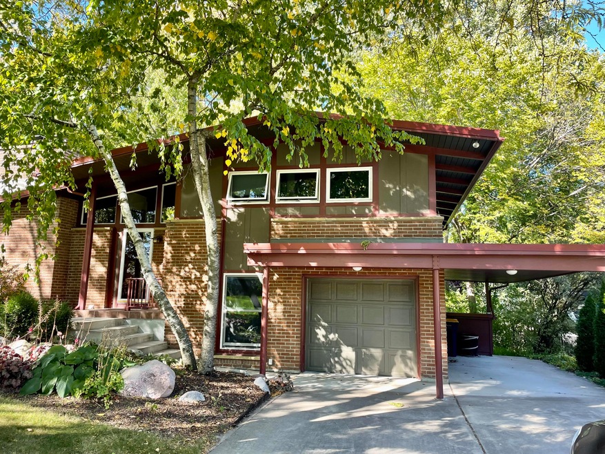 4 Bed 3 Bath East grand Rapids