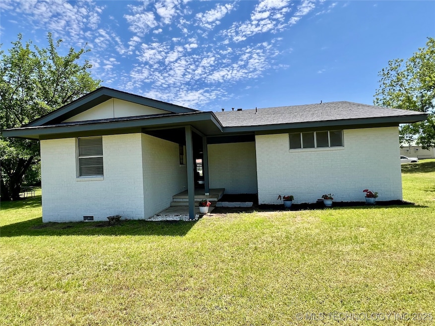 205 NE 1st St, Kingston, OK 73439 - photo 1