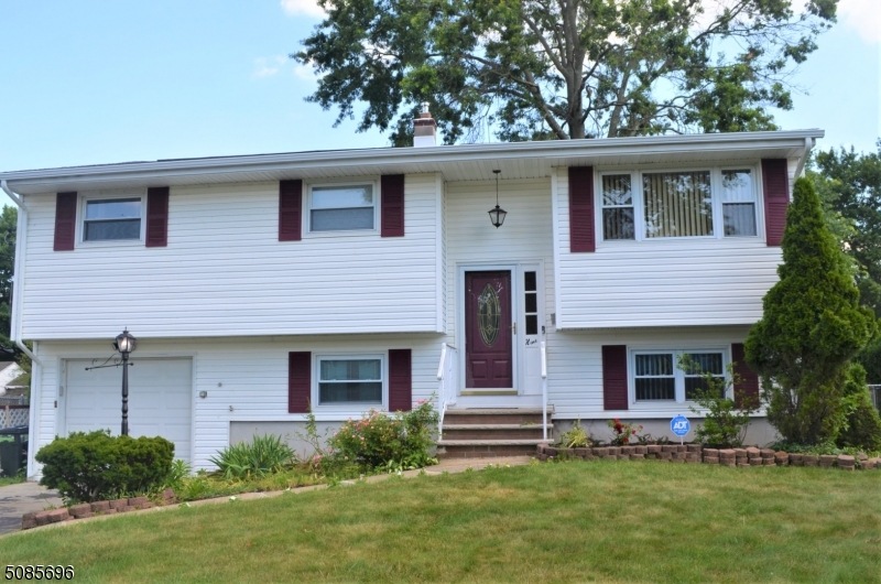 9 Lonanbe Dr, Middlesex, NJ 08846 - photo 1