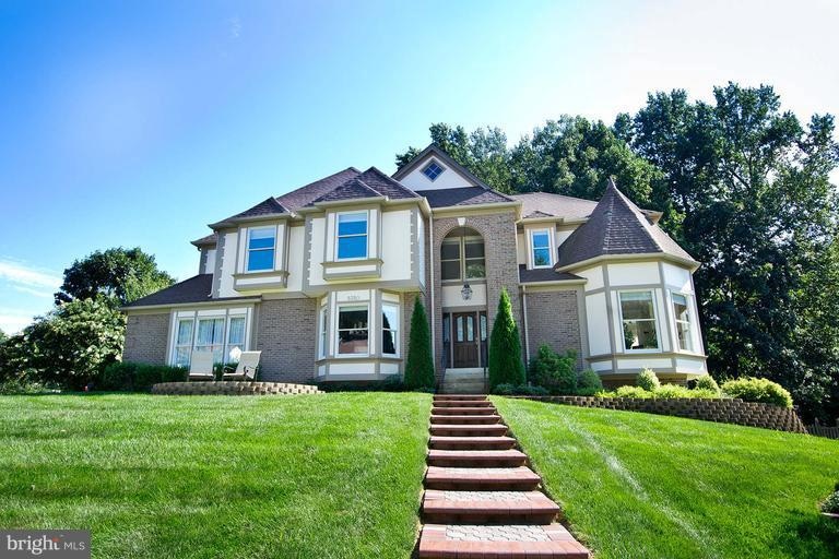 5350 Anvil Ct, Fairfax, VA 22030 - photo 1