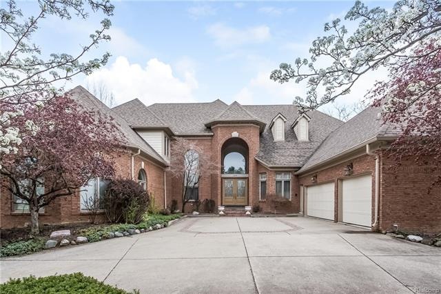 1008 Elmsmere