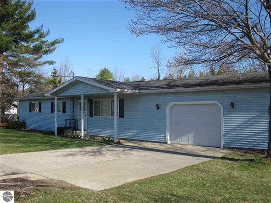 222 Cherry St, Au Gres, MI 48703 - photo 1