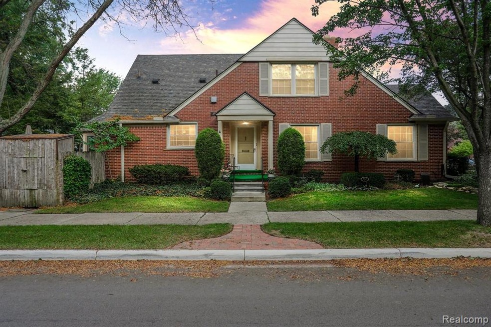 1-web-or-mls-791 Washington Road Grosse Pointe0004.jpg