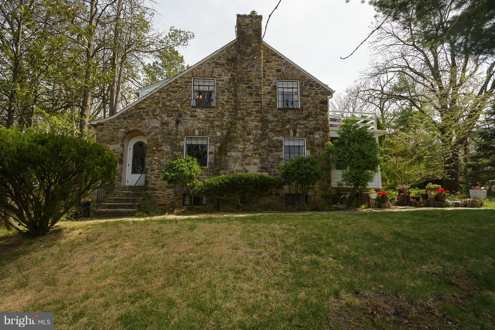 703 Nottingham Rd, Baltimore, MD 21229 - photo 1