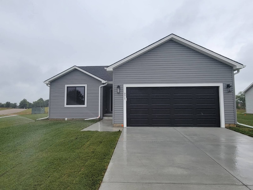 971 Prairie Dr, Tecumseh, NE 68450 - photo 1