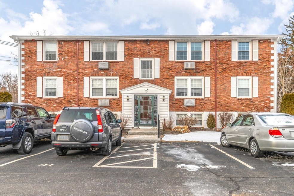 37 Holten St unit 6, Danvers, MA 01923 - photo 1
