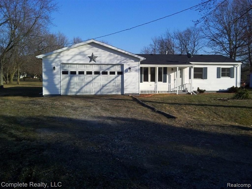 7338 Adelle Ct, Flushing, MI 48433 - photo 1