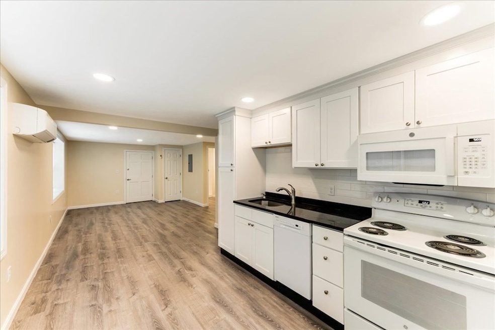 5 Bound Brook Ct unit . 4, Scituate, MA 02066 - photo 1