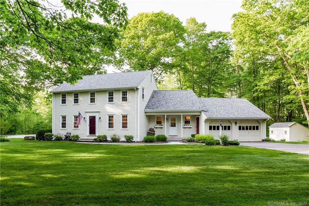9 Charles Lane Hebron! Over 2000SF, 9 rooms 3bdrm,