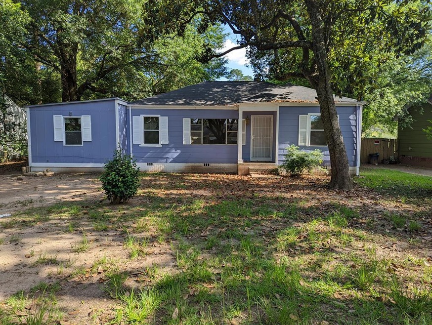 1306 W Highland Ave, Albany, GA 31707 - photo 1