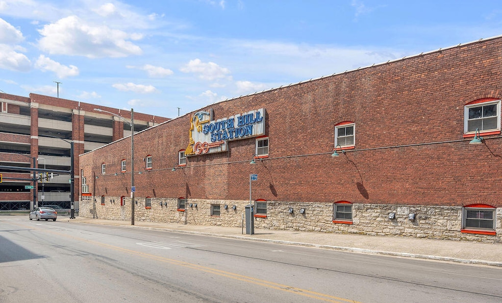 585 S Upper St unit 113, Lexington, KY 40508 - photo 1