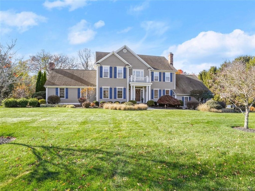 Welcome to 17 Roseview Court! A beauty on double c