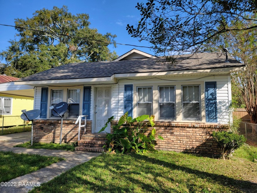 617 E Beauregard