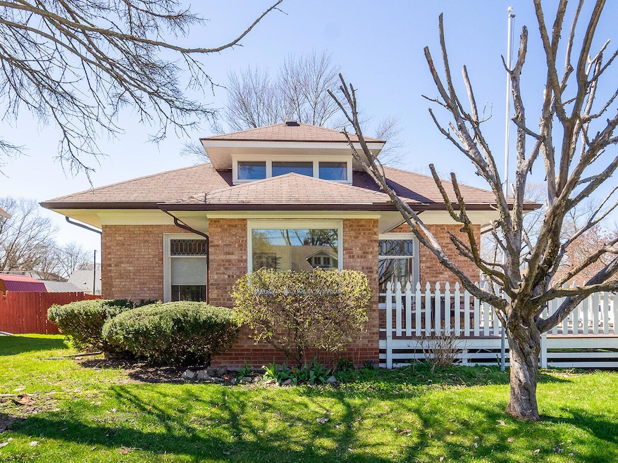 502 S Elm-104