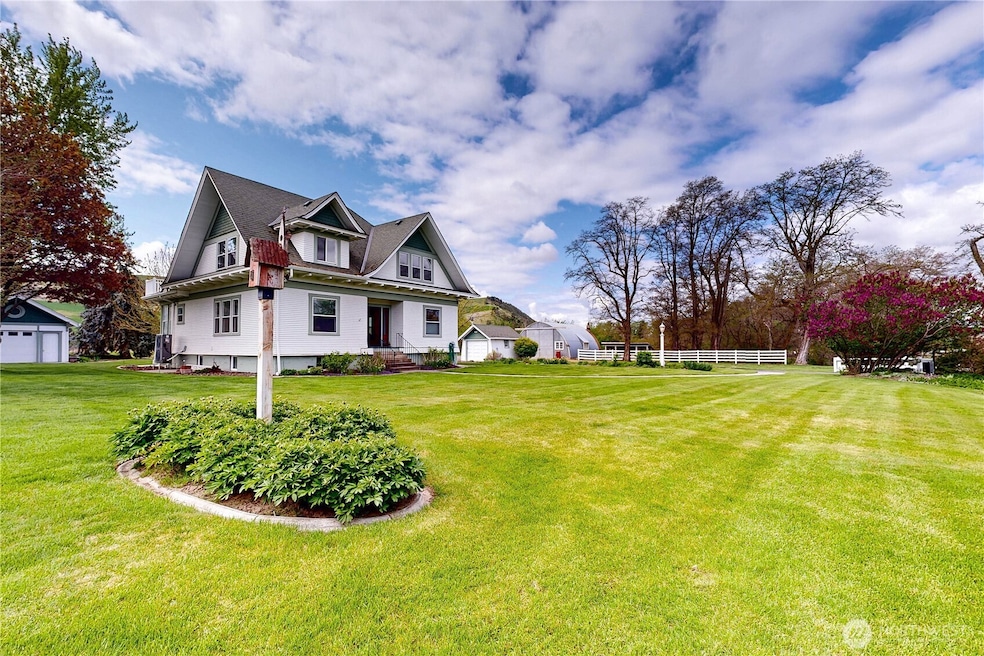 For Sale $849,000 • Co-Listing Agent