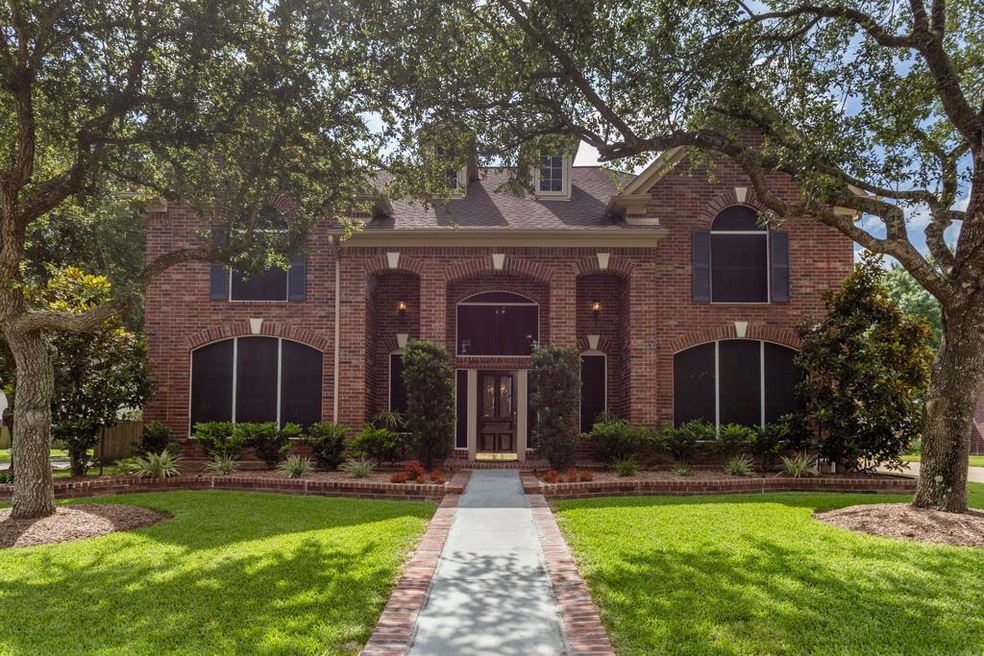 1201 Eagle Lakes Dr, Friendswood, TX 77546 - photo 1