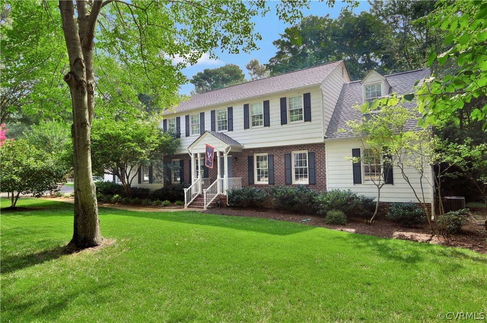 Beautiful Colonial on a corner lot in Queenspark w