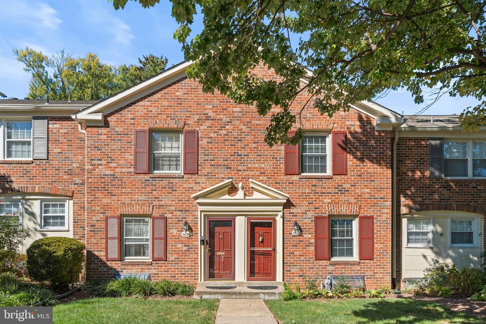 5824 Rexford Dr unit 731, Springfield, VA 22152 - photo 1