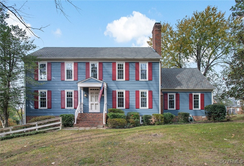 Custom built Colonial by W.L. Stinson - Charm Abou