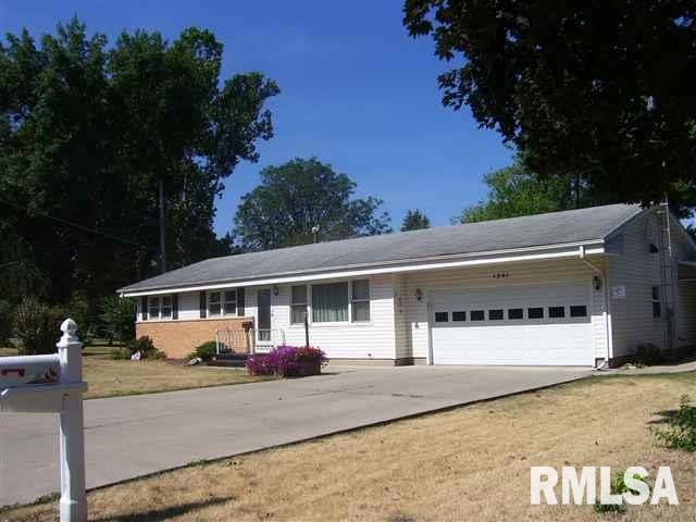 1241 Richland Ave, Lincoln, IL 62656 - photo 1