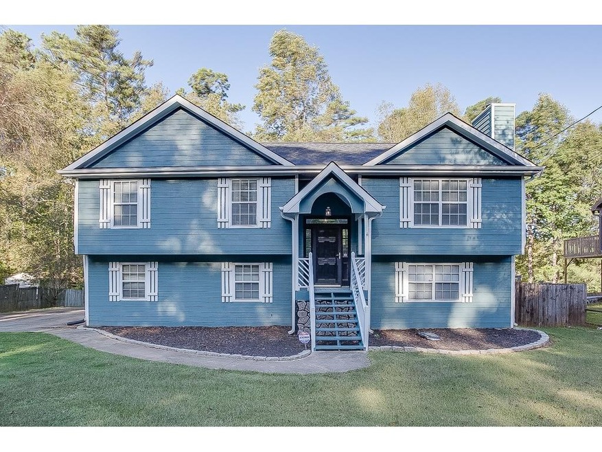 Beautifully well-maintained split foyer home in Bu