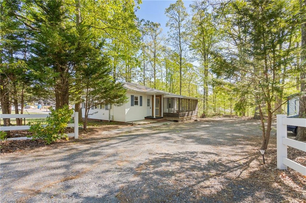 743 Sherwood Ave, Asheboro, NC 27205 - photo 1