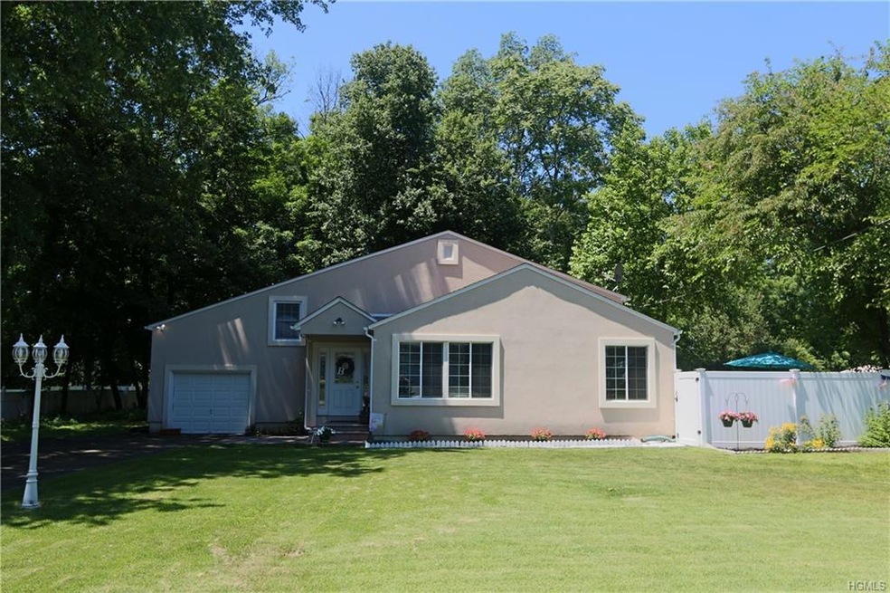 3739 Briarhill St, Mohegan Lake, NY 10547 - photo 1