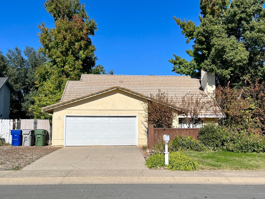 1232 Hawthorne Ave