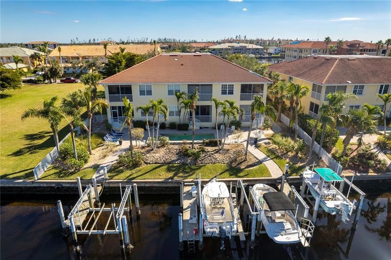 3233 Purple Martin Dr unit 123, Punta Gorda, FL 33950 - photo 1
