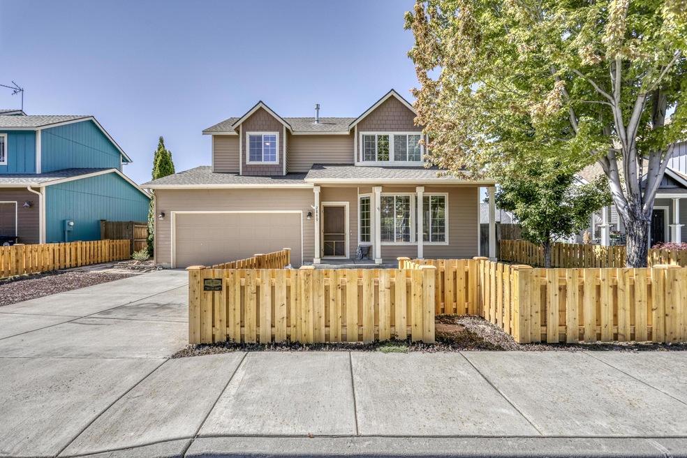 2840 SW Obsidian Ln-1