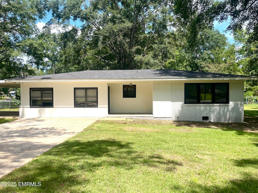 3604 N Hills St, Meridian, MS 39305 - photo 1