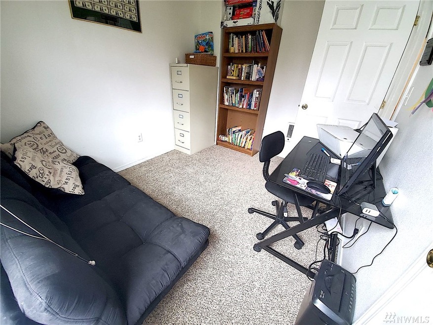 2918 Dover St, Longview, WA 98632 - photo 1