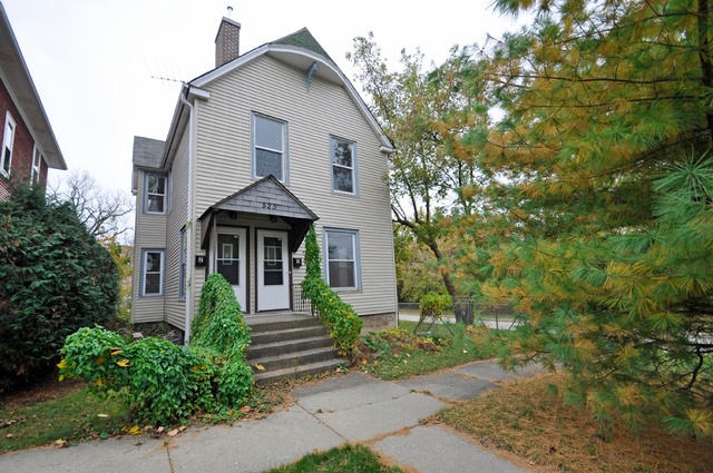 525 W Clayton St unit 1, Waukegan, IL 60085 - photo 1